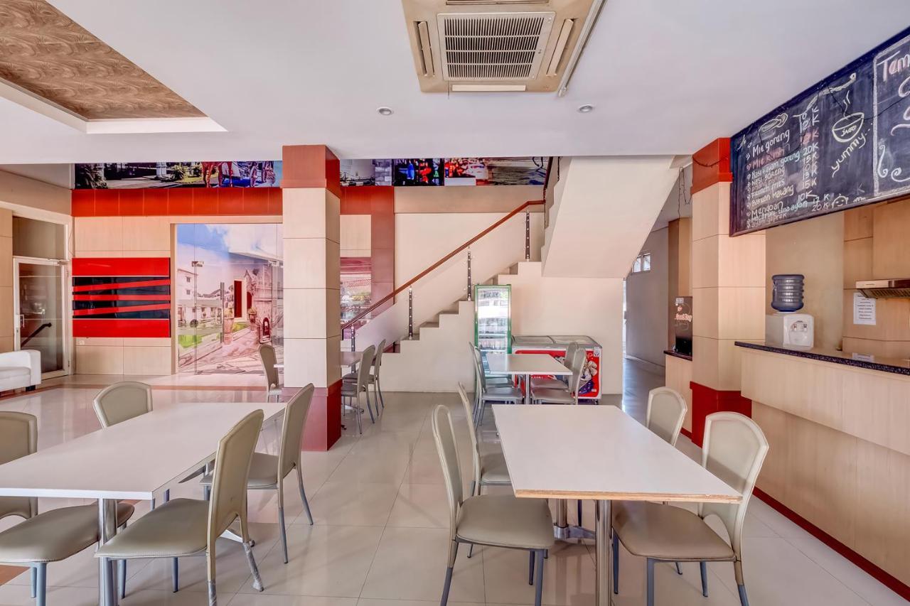 Oyo Flagship 3726 Tembok Batu Residence
