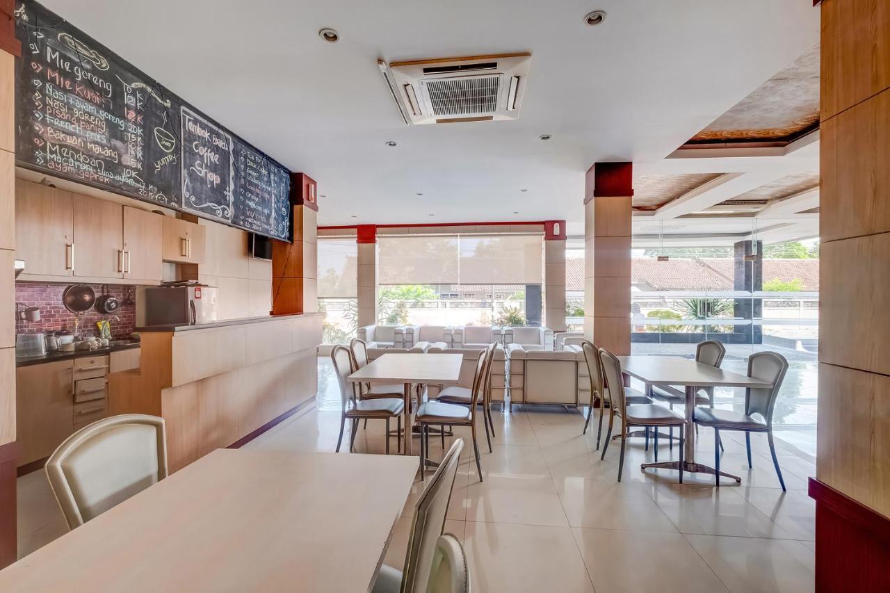 Oyo Flagship 3726 Tembok Batu Residence Hotel Tugu
