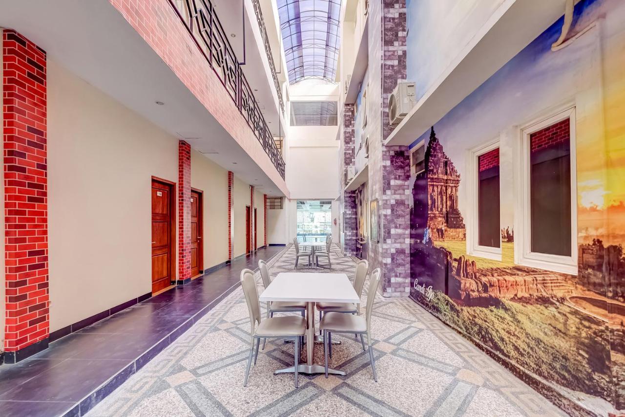Hotel Oyo Flagship 3726 Tembok Batu Residence