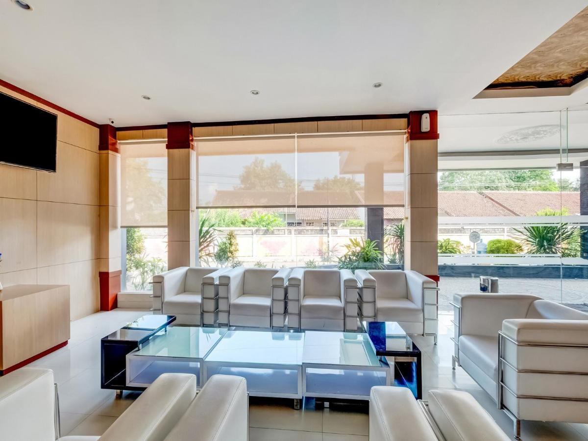 Hotel Oyo Flagship 3726 Tembok Batu Residence Tugu